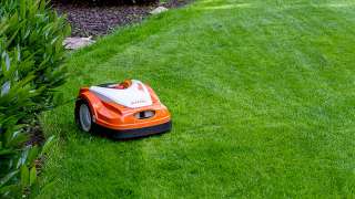 DCM ROBOT-MIX, fertiliser specifically designed for lawns with a robotic lawn mower